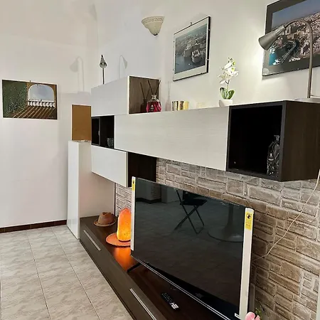 Rosesky Grande Casa In Centro Con 2 Bagni Μπάρι