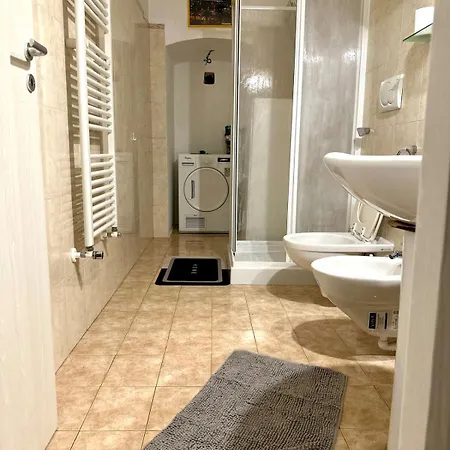 Lägenhet Rosesky Grande Casa In Centro Con 2 Bagni